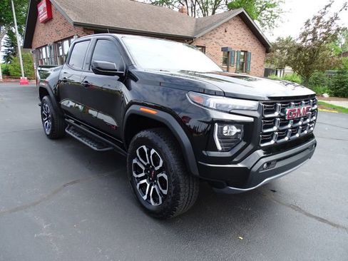 Used 2025 GMC Canyon AT4 w/ Nightfall Edition AWD/4WD image 3
