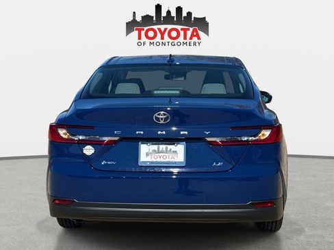 Used 2025 Toyota Camry LE image 4