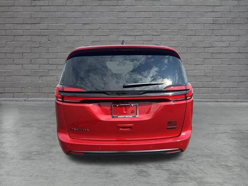 New 2027 Chrysler Pacifica Select AWD/4WD image 6