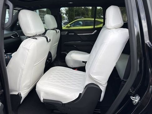 Used 2024 GMC Acadia Denali w/ Super Cruise Package FWD image 6