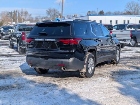 Used 2023 Chevrolet Traverse LT image 8
