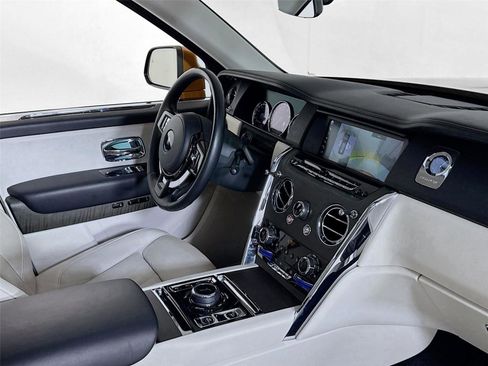Used 2021 Rolls-Royce Cullinan image 34