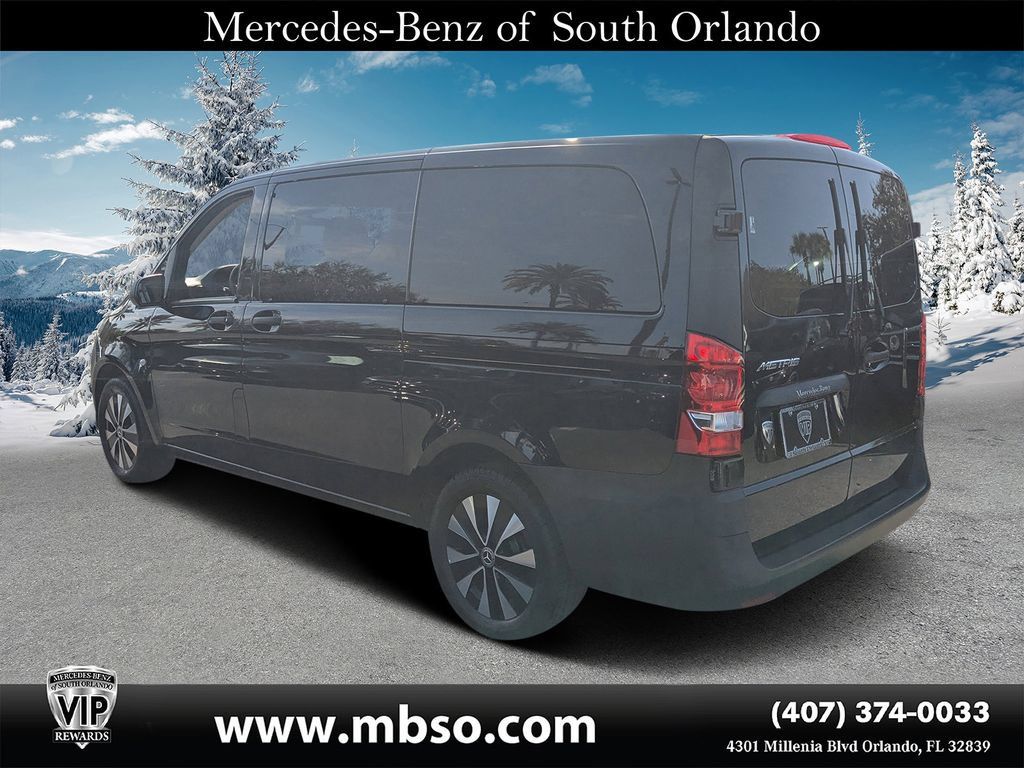Used 2023 Mercedes-Benz Metris Passenger image 17