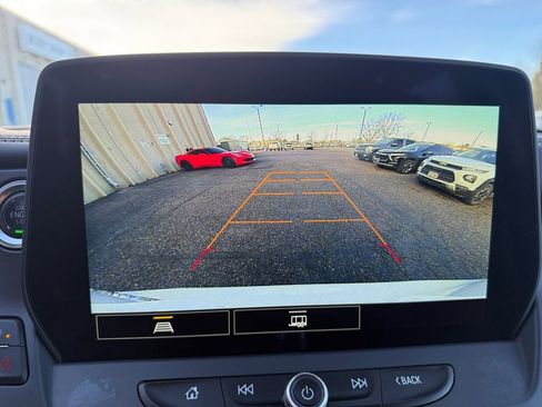 Used 2025 Chevrolet Blazer LT image 18