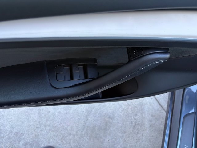 Used 2023 Tesla Model 3 Standard Range RWD image 11