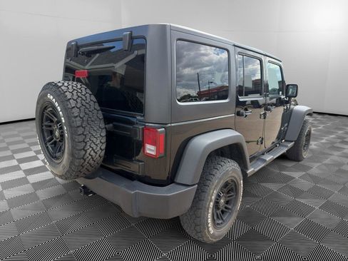 Used 2018 Jeep Wrangler Unlimited Sport S AWD/4WD image 3