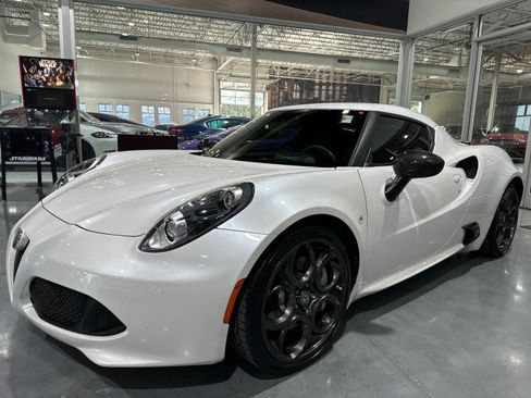 Used 2017 Alfa Romeo 4C Coupe w/ Coupe Track Package 1 RWD image 20