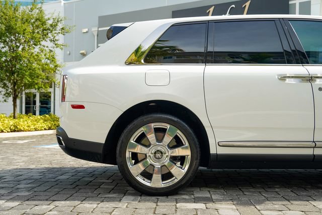 Used 2022 Rolls-Royce Cullinan AWD/4WD image 31