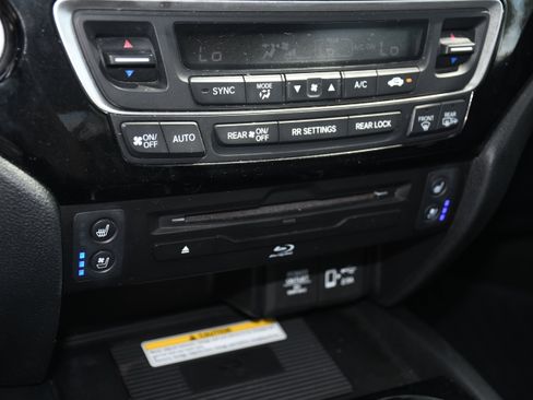 Used 2022 Honda Pilot Elite image 16