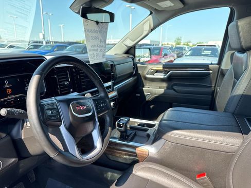 Used 2024 GMC Sierra 1500 Elevation AWD/4WD image 12