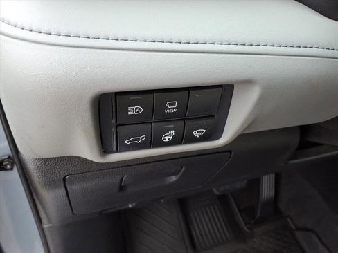 Used 2021 Toyota Highlander Platinum image 24