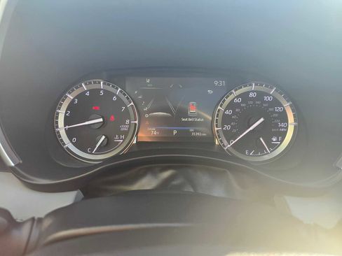 Used 2022 Toyota Highlander XLE image 28