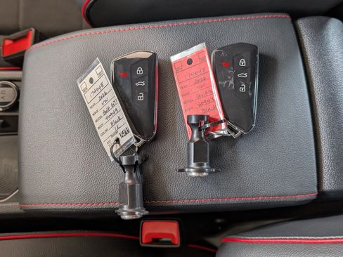 Used 2026 Volkswagen GTI SE FWD image 38