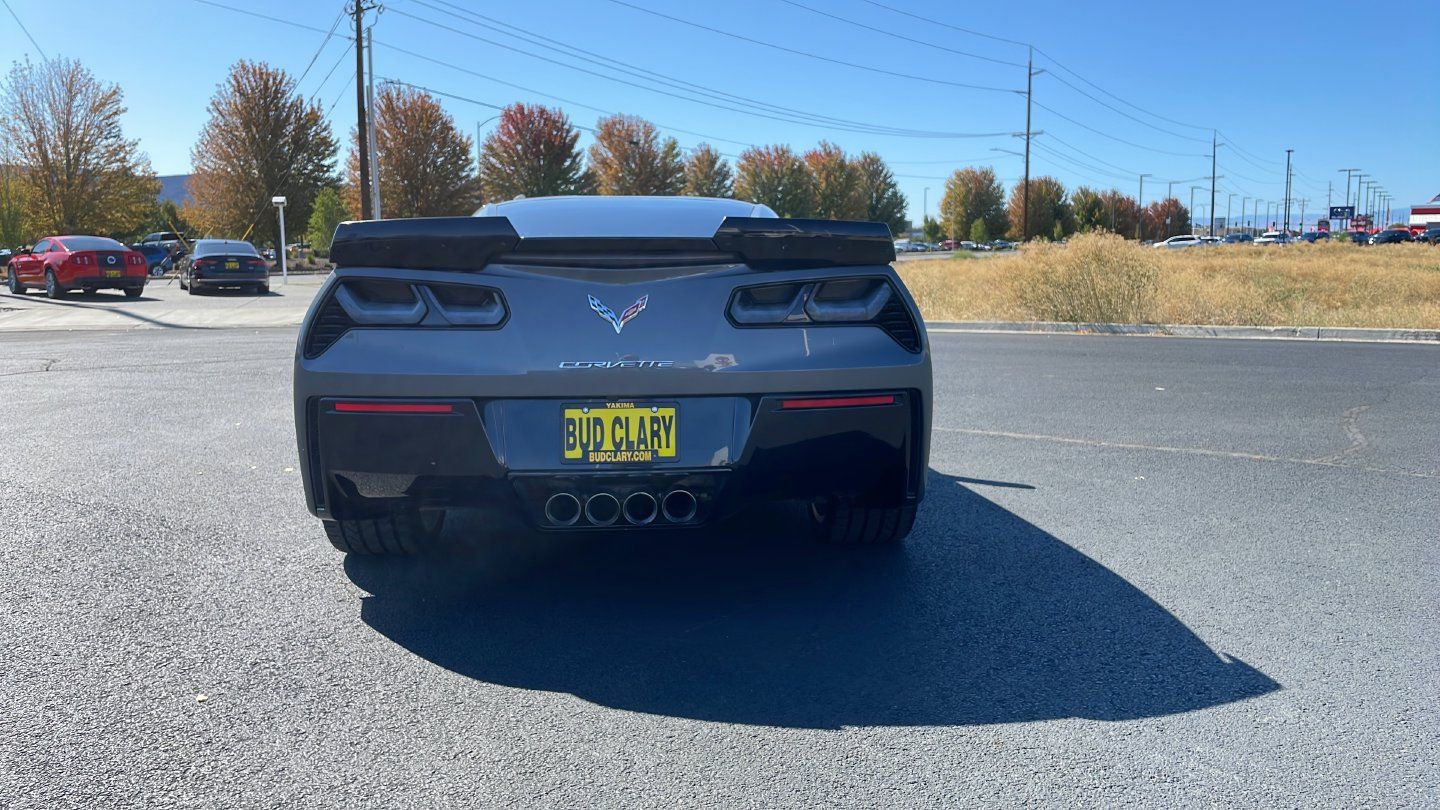 Used 2015 Chevrolet Corvette Stingray Coupe RWD image 6