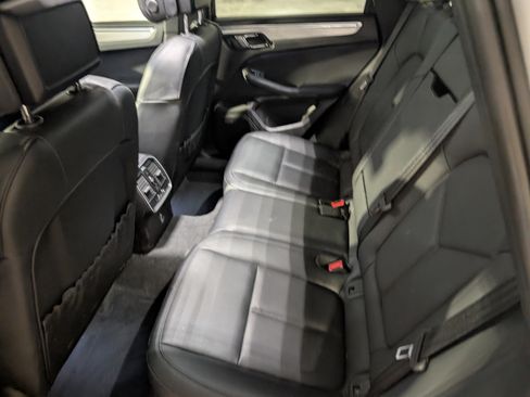 Used 2023 Porsche Macan image 22