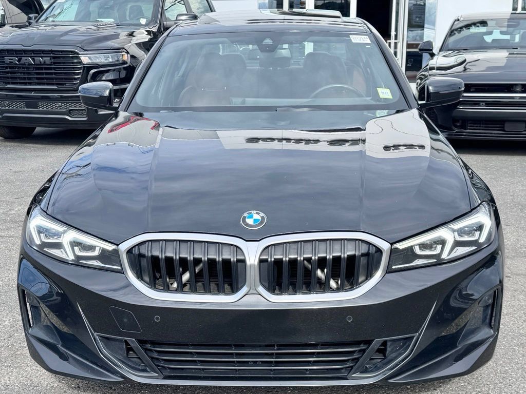 Used 2023 BMW 330i xDrive Sedan w/ Premium Package AWD/4WD image 3
