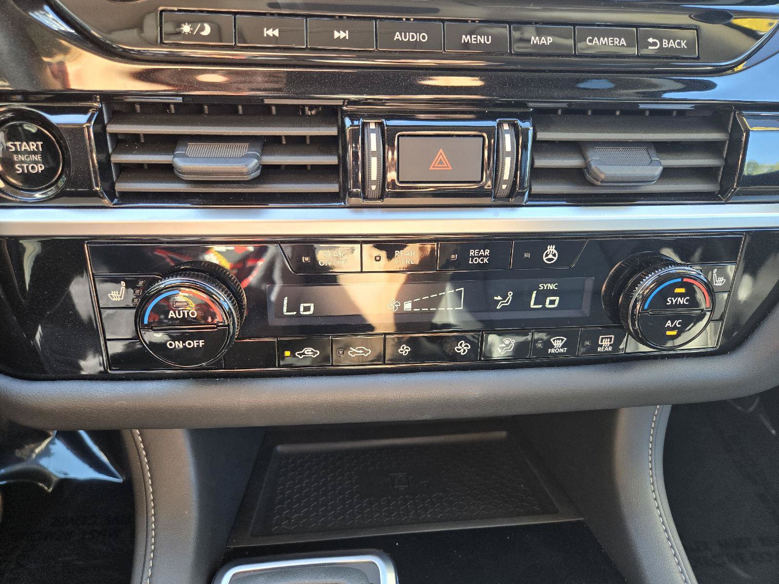 Used 2025 Nissan Pathfinder SL AWD/4WD image 21