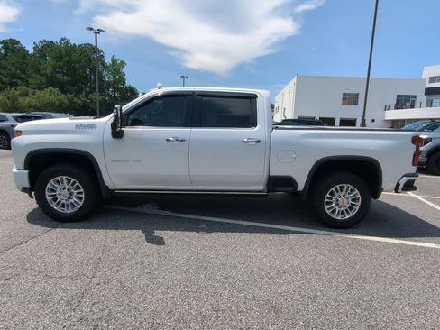 Used 2022 Chevrolet Silverado 2500 High Country w/ Safety Package II AWD/4WD image 5