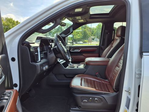 Used 2024 GMC Sierra 3500 Denali Ultimate AWD/4WD image 29