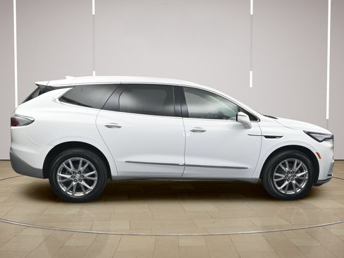 Used 2023 Buick Enclave Essence w/ Experience Buick Package AWD/4WD image 8