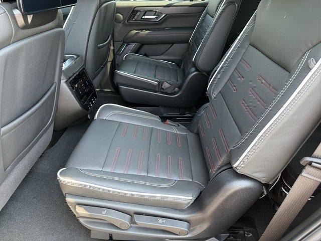 Used 2025 GMC Yukon AT4 Ultimate AWD/4WD image 21