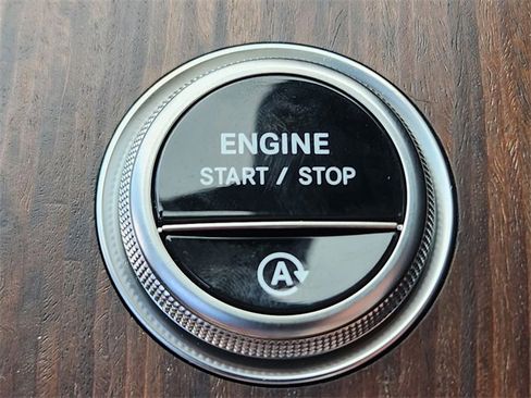 New 2025 Mercedes-Benz C 300 4MATIC Sedan image 25