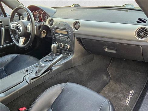 Used 2011 MAZDA MX-5 Miata Grand Touring RWD image 16