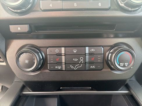 Used 2018 Ford F250 XLT w/ XLT Premium Package image 39