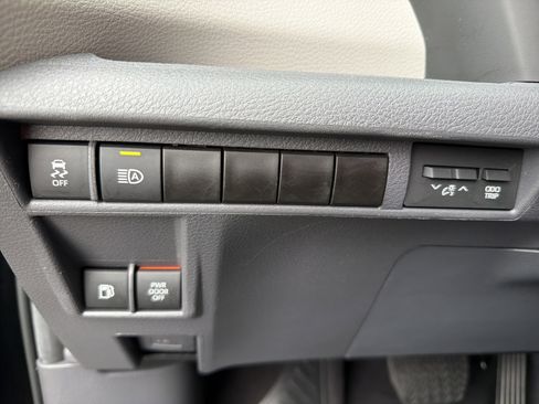 Certified 2024 Toyota Sienna LE image 12