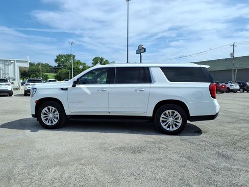 Used 2024 GMC Yukon XL SLT RWD image 4