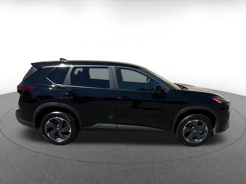 Used 2025 Nissan Rogue SV AWD/4WD image 13
