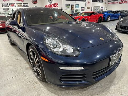 Used 2016 Porsche Panamera image 4