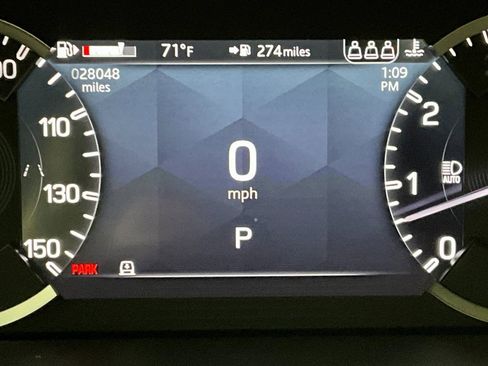 Certified 2022 Land Rover Defender 110 X-Dynamic HSE image 17