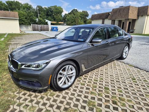 Used 2016 BMW 750i xDrive AWD/4WD image 9