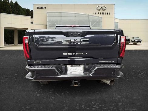 Used 2024 GMC Sierra 3500 Denali Ultimate AWD/4WD image 7