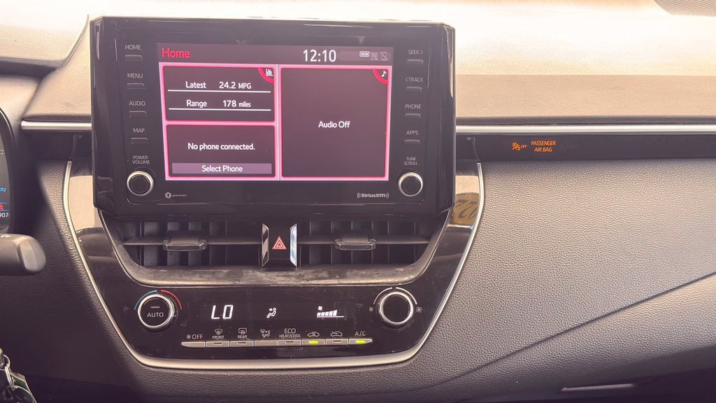 Used 2022 Toyota Corolla LE FWD image 22