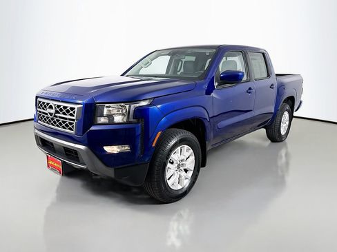 Used 2022 Nissan Frontier SV image 3
