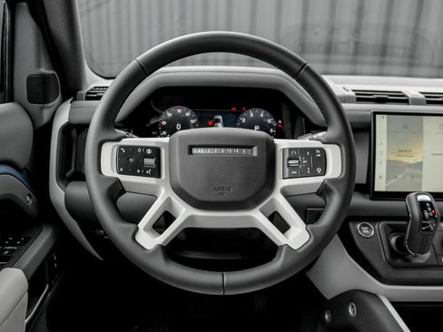 New 2025 Land Rover Defender 110 S image 20