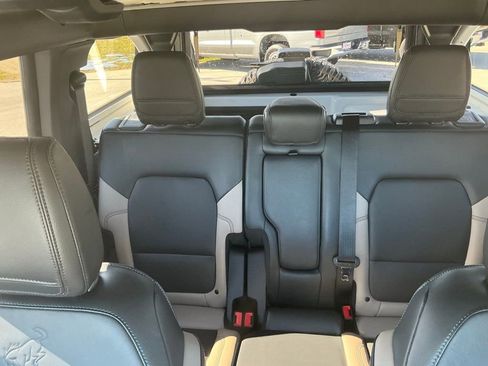 Used 2024 Ford Bronco Wildtrak image 33