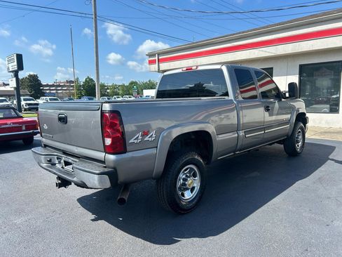 Used 2006 Chevrolet Silverado 2500 LT w/ Heavy-Duty Power Package AWD/4WD image 5