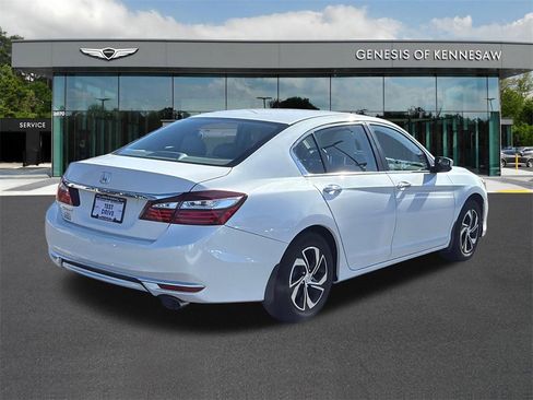 Used 2017 Honda Accord LX image 7