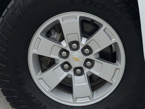 Used 2017 Chevrolet Colorado W/T w/ WT Convenience Package image 9