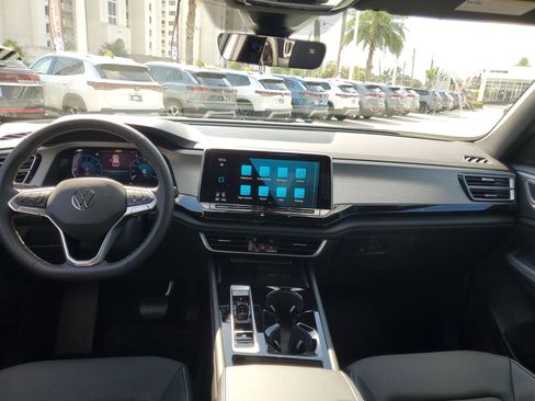 New 2026 Volkswagen Atlas Cross Sport SE image 12