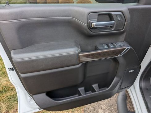 Used 2022 Chevrolet Silverado 1500 RST image 10