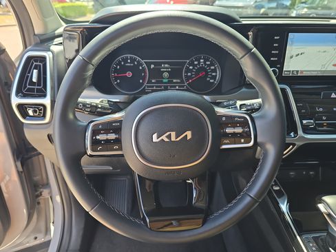 Certified 2022 Kia Sorento SX AWD/4WD image 32