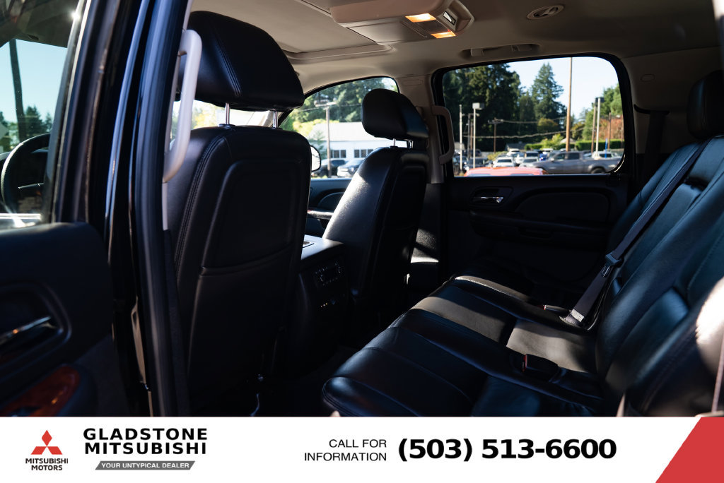 Used 2012 Chevrolet Suburban LT w/ Luxury Package AWD/4WD image 21