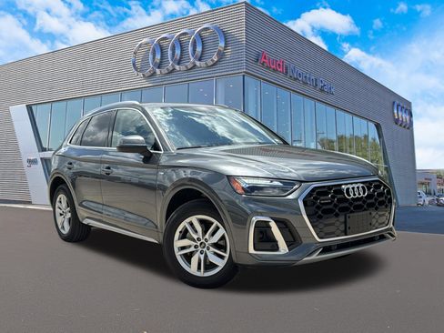 Used 2023 Audi Q5 2.0T Premium w/ Convenience Package AWD/4WD image 1