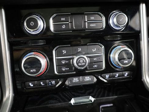 Used 2023 GMC Yukon Denali AWD/4WD image 15