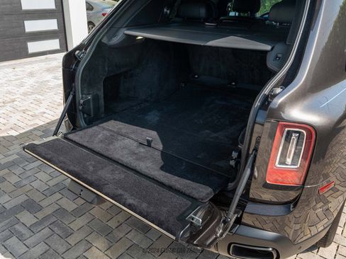 Used 2020 Rolls-Royce Cullinan Black Badge image 94