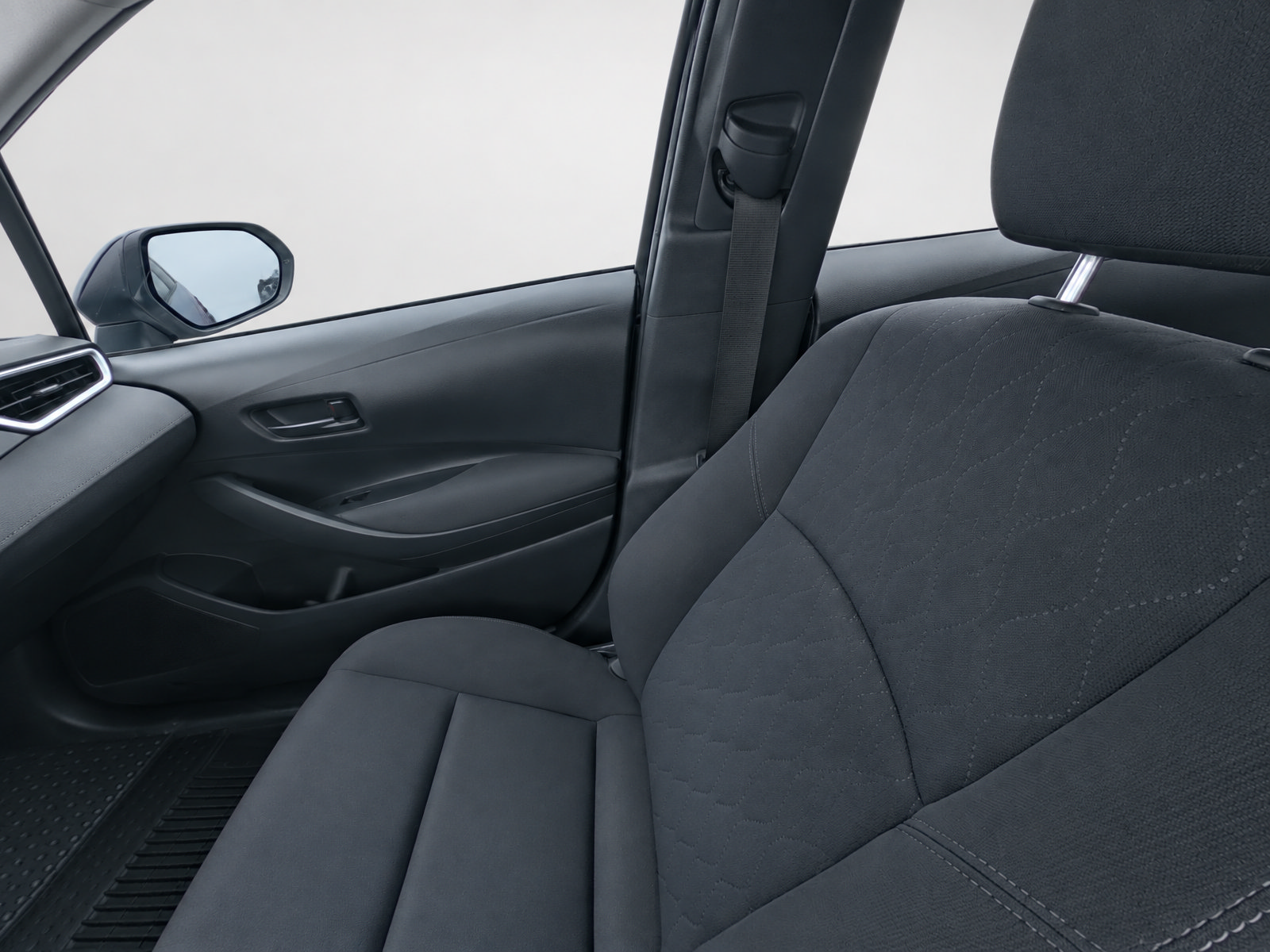 Used 2024 Toyota Corolla LE FWD image 19